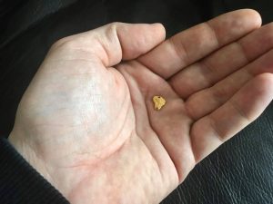 reconnaître une pépite d'or au creux de la main