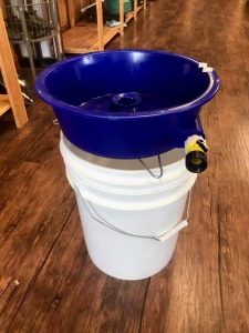 le materiel de nettoyage des concentré blue bowl