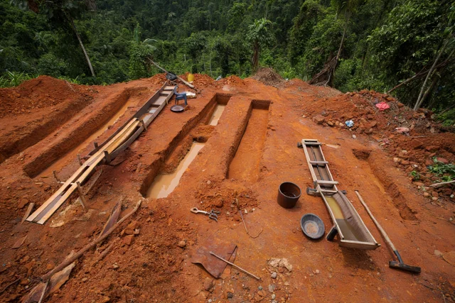 mine clandestine de recherche d’or